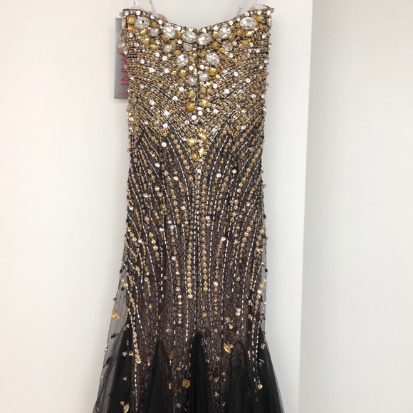 Jovani Dress, size 2 - Picture 8 of 10